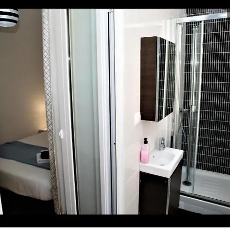 Quarto Suite منزل للإقامة *